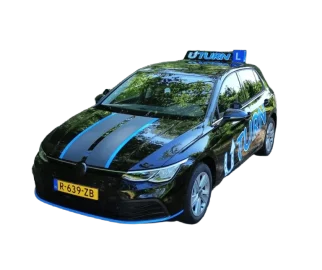 Zwart-blauwe rijschoolauto van rijacademie Uturn zonder achtergrond